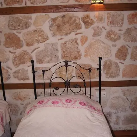 Candle Suites Ξενοδοχείο 4*